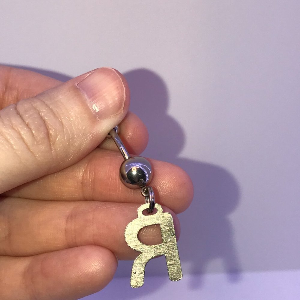 Letter R Dangle Belly Ring - Picture 3 of 4